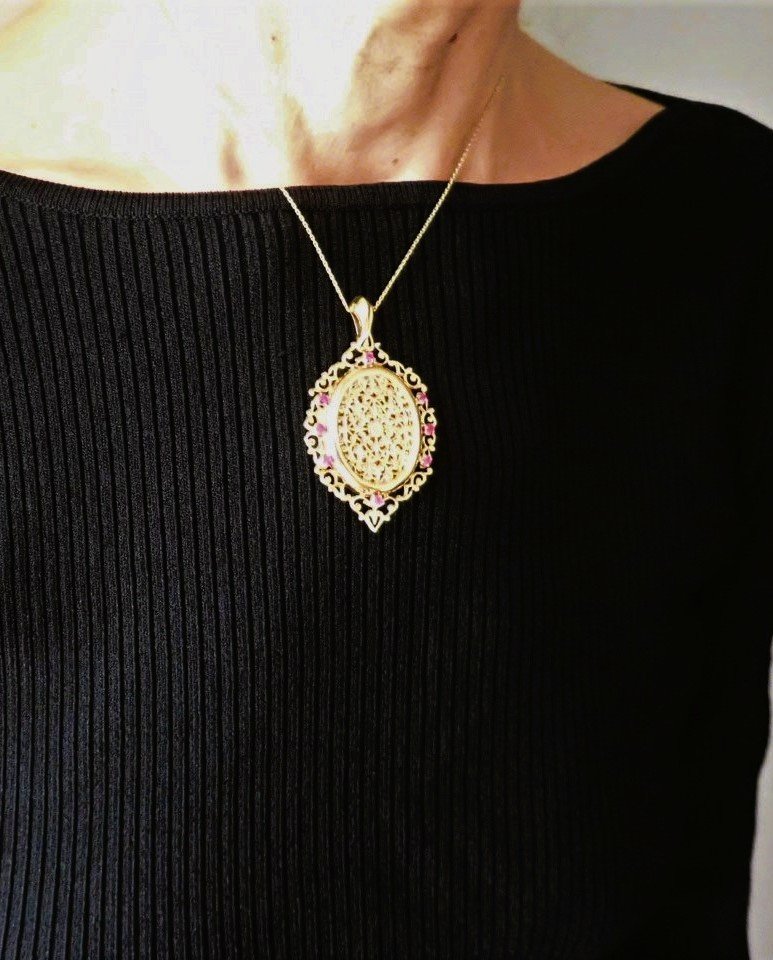 18-karat Gold Photo Pendant-photo-3