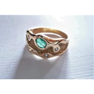 Emerald And Diamonds 18k Gold Ring