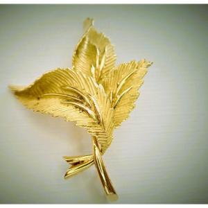 18-karat Gold Leaf Motif Brooch