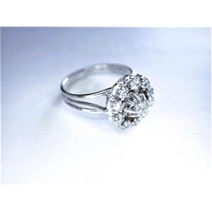 Bague or blanc 18 carats sertie de diamants