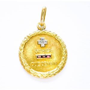 Médaille d'amour signée Augis sertie de diamants et rubis or 18 carats