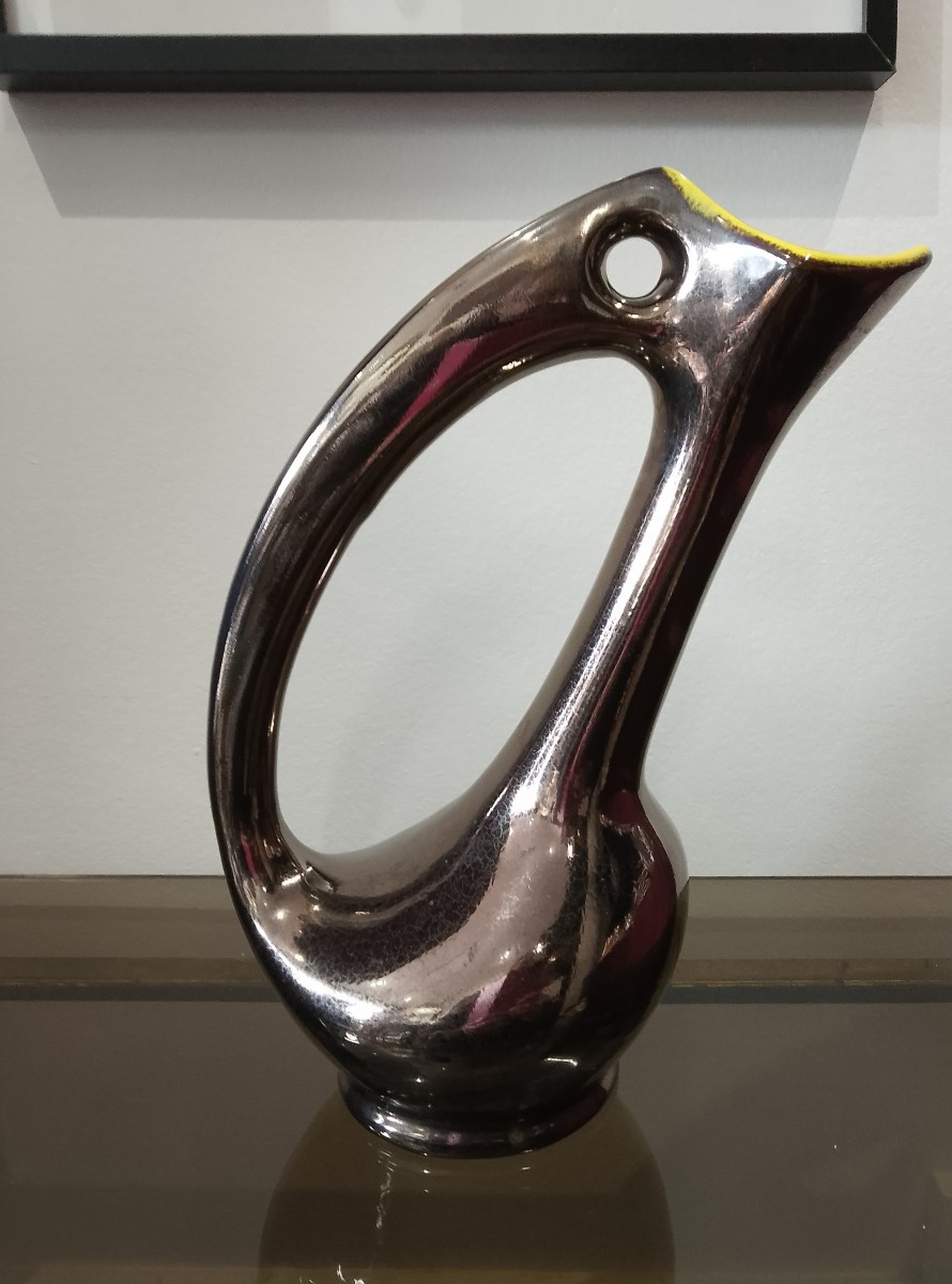 Pichet en céramique de Vallauris.