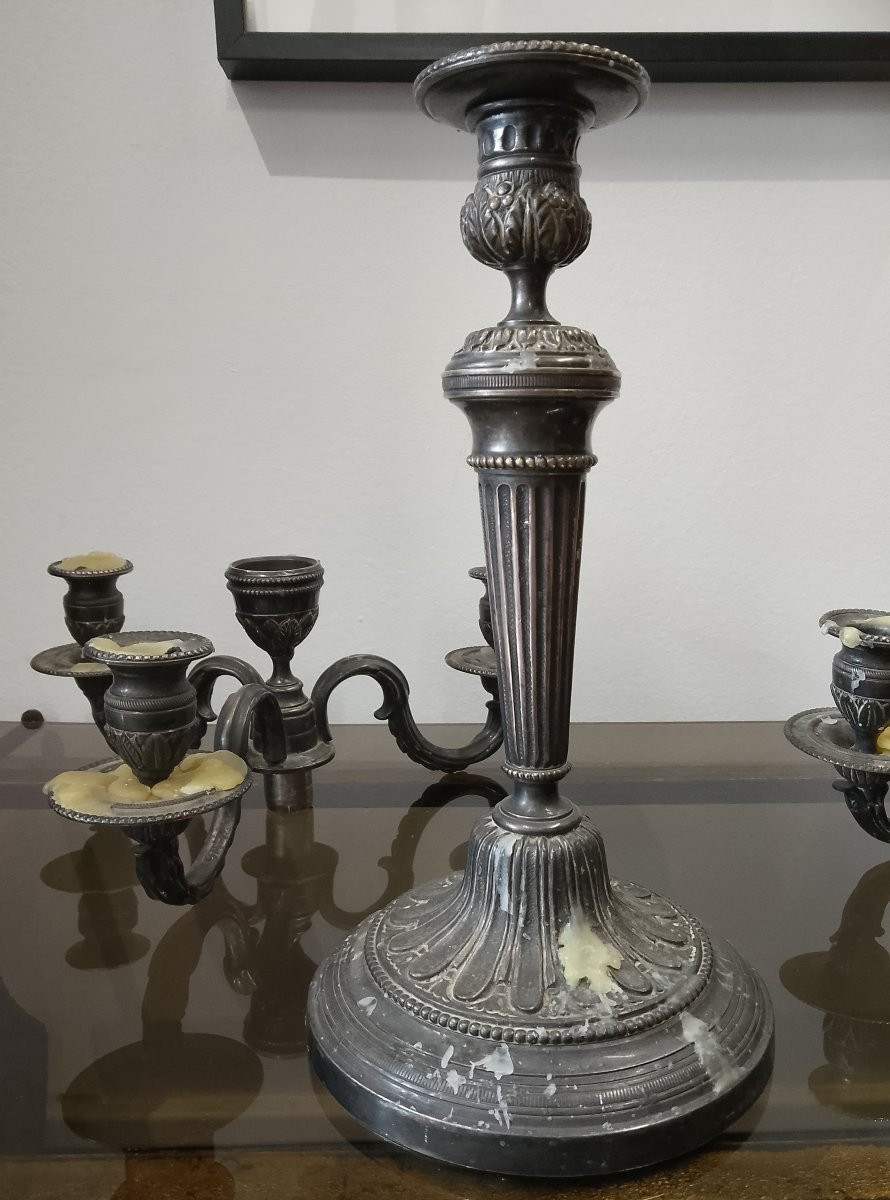 Paire de candélabres en bronze argenté.-photo-1