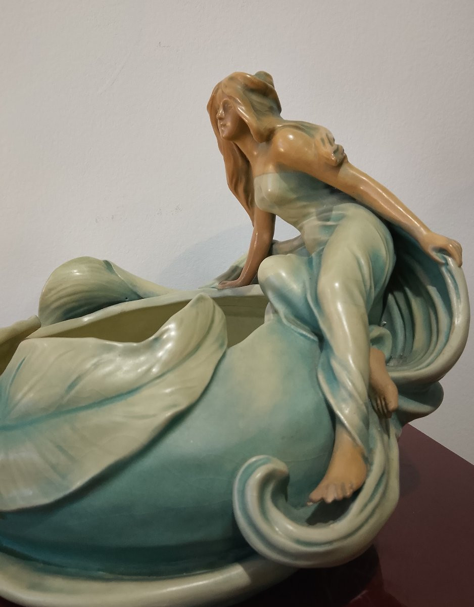 Art Nouveau Planter.-photo-4