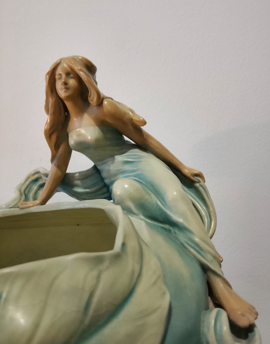 Art Nouveau Planter.-photo-5