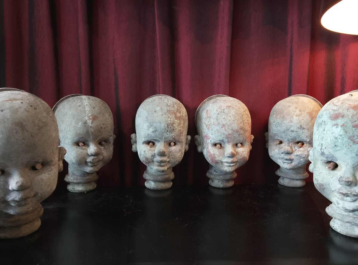 Ensemble de six moules Bella.