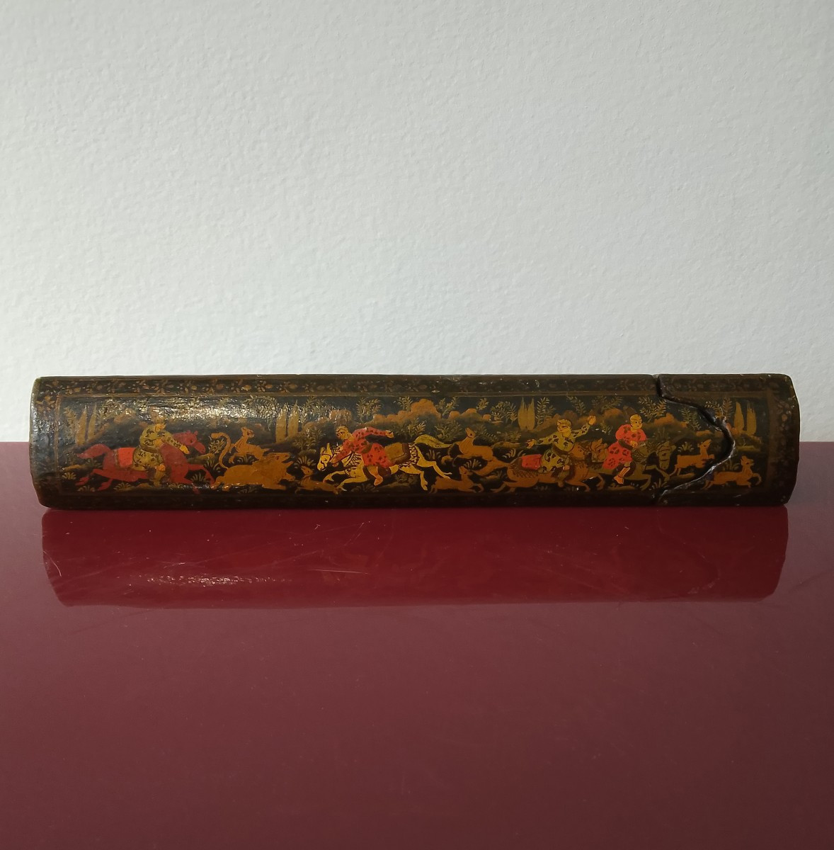 Plumier de voyage Kadjar du XIXe siècle.