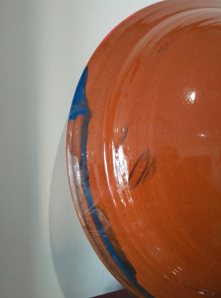 Large Round Ceramic Dish.-photo-1