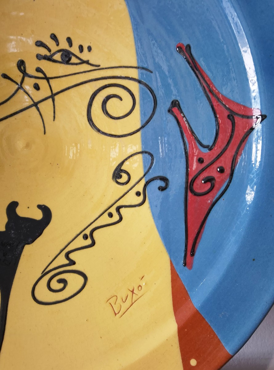 Large Round Ceramic Dish.-photo-3