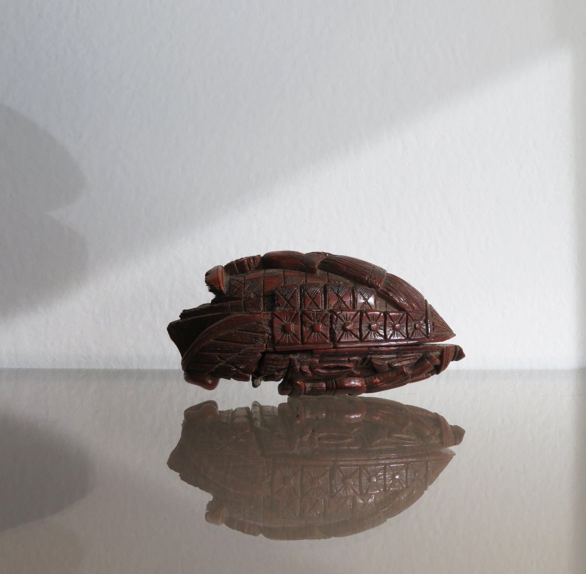 Snuffbox With Sculpted Relief Decoration.-photo-2