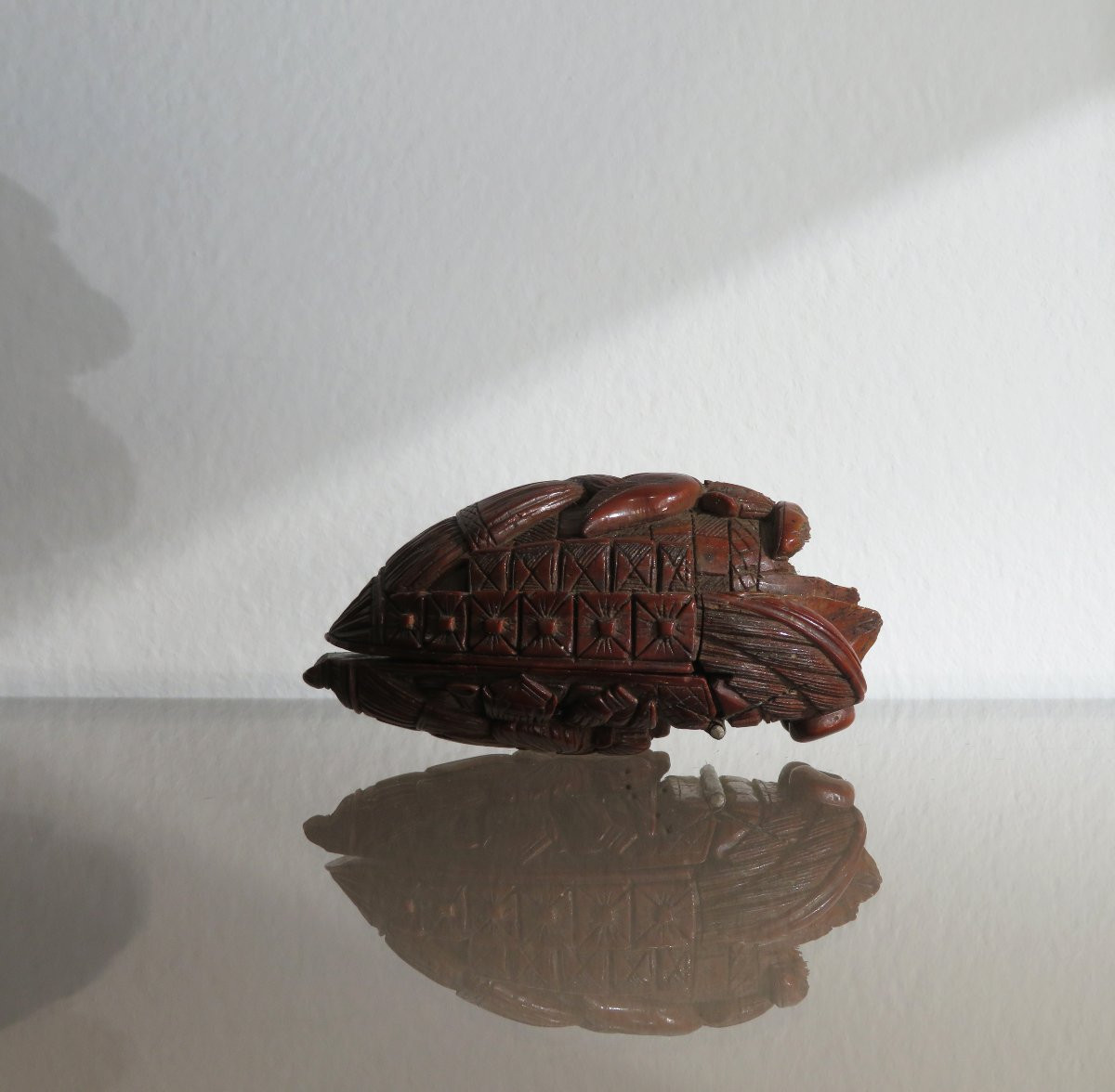 Snuffbox With Sculpted Relief Decoration.-photo-3