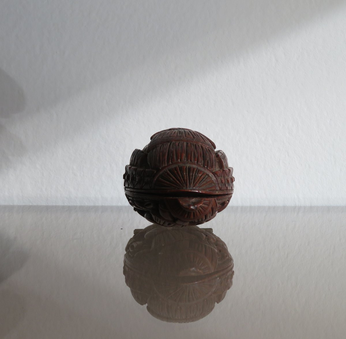 Snuffbox With Sculpted Relief Decoration.-photo-4