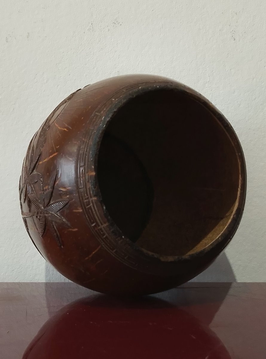 Tobacco Pot Made From Finely Carved Coconut.-photo-2