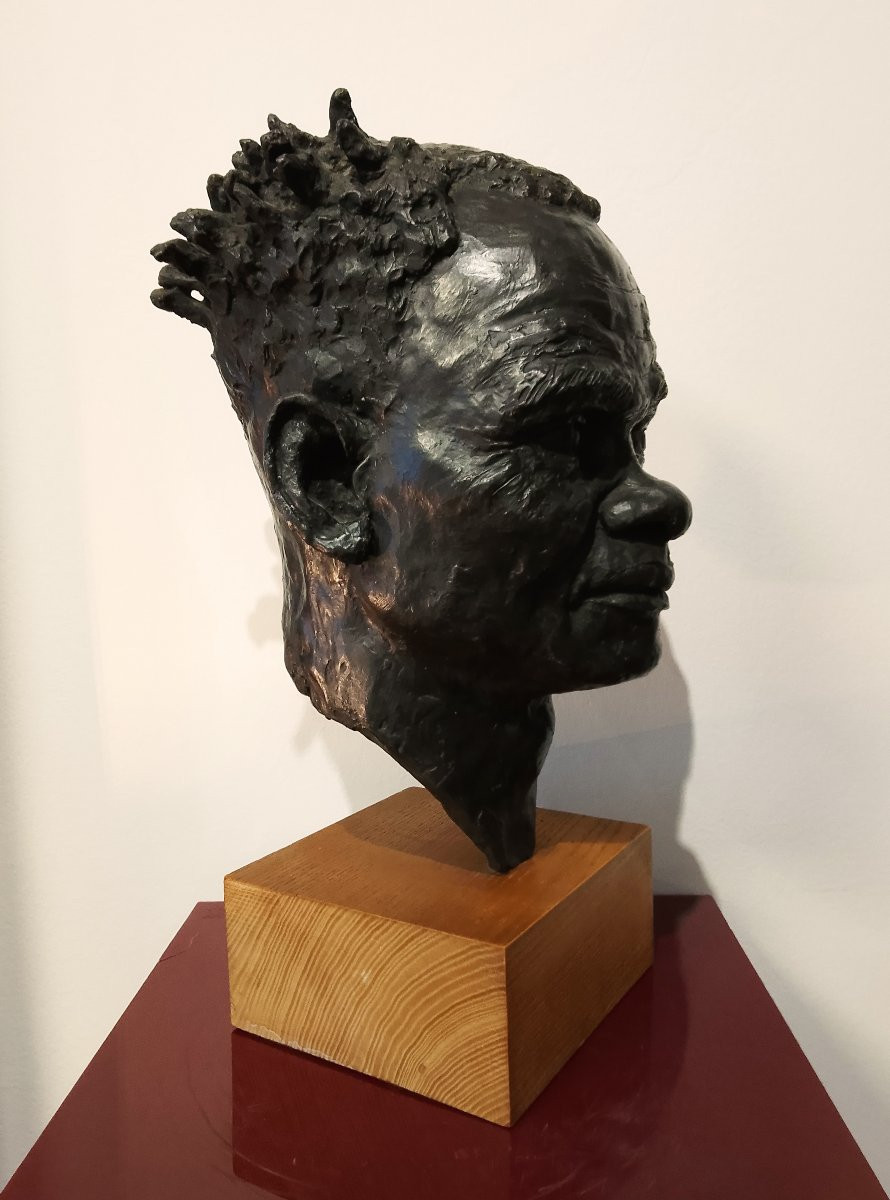 Portrait Of A Man (sculpture).-photo-3