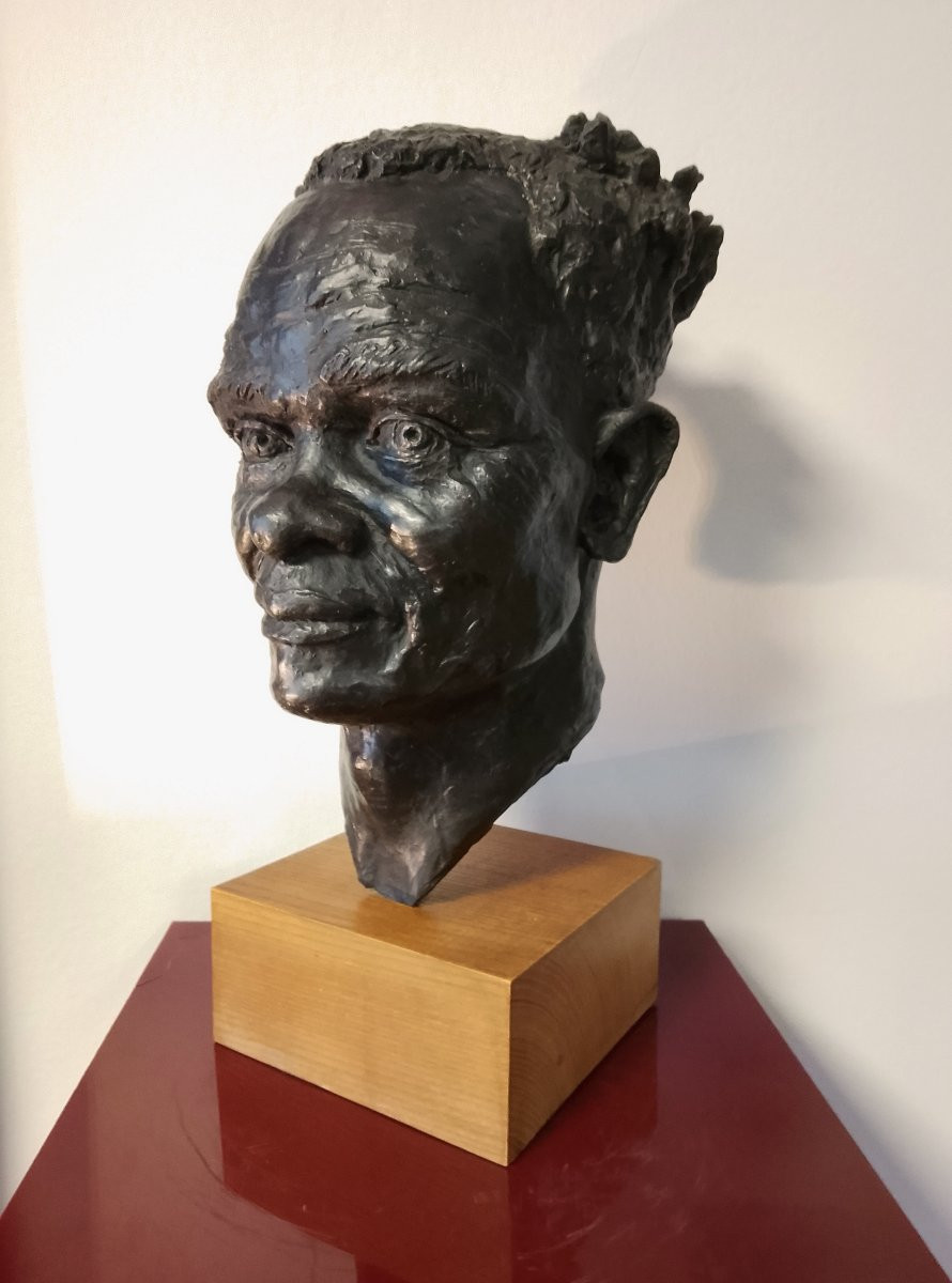 Portrait Of A Man (sculpture).-photo-3