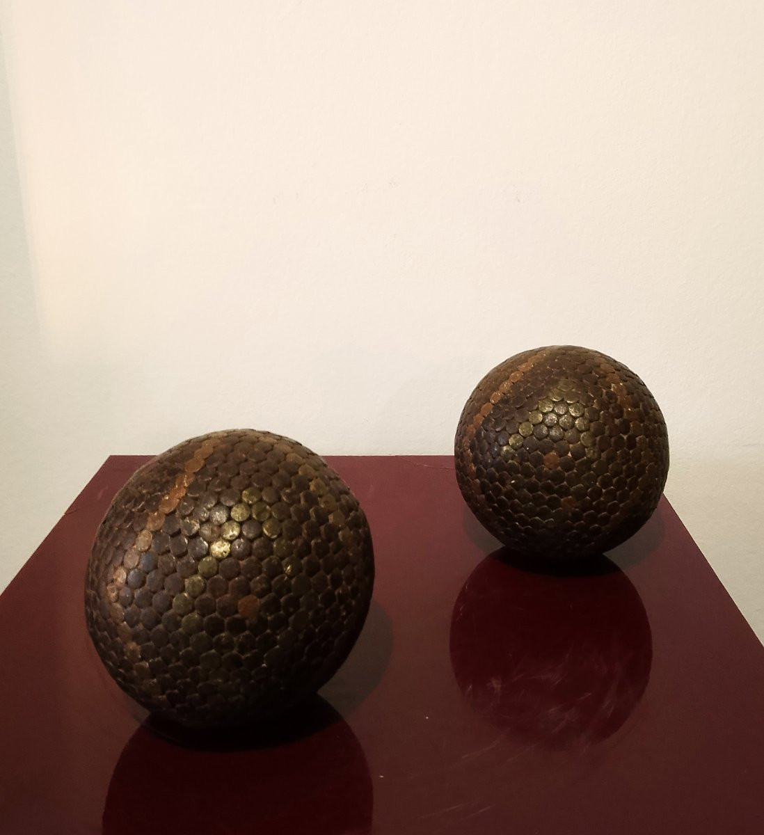Paire de boules de jeu lyonnais.-photo-1