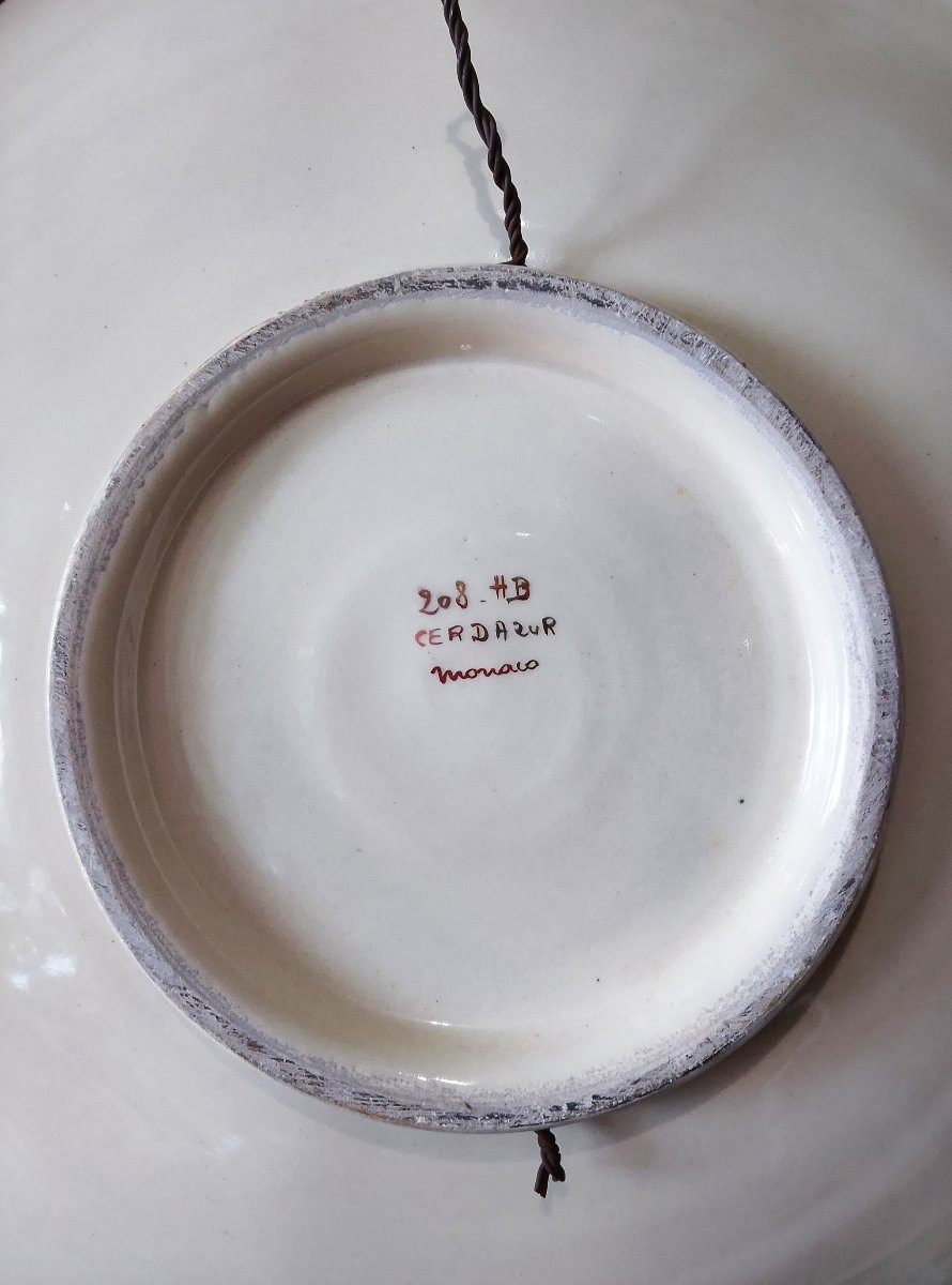 Grand plat en faïence de Monaco.-photo-3