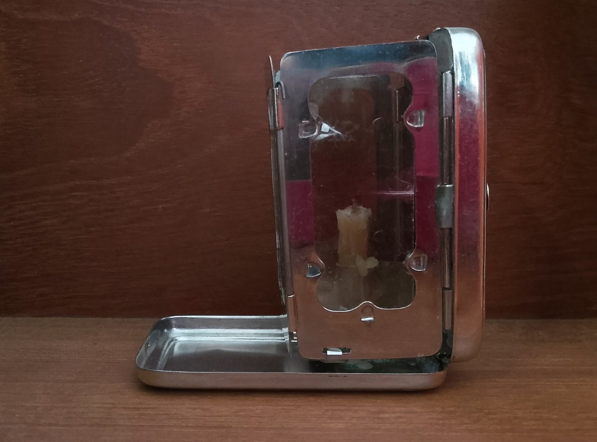 Ancienne lanterne de poche à système.-photo-4