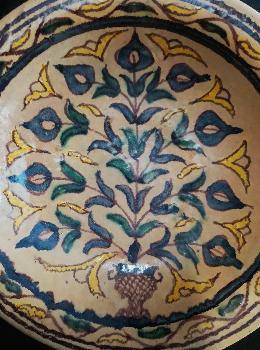 Plat creux sur talon en faïence polychrome de Fez ( Maroc ).-photo-4