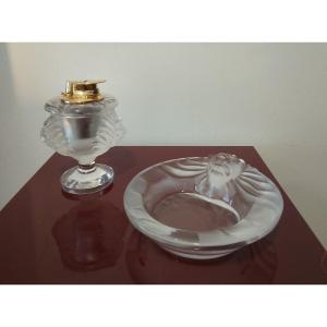 Nécessaire de fumeur en cristal de Lalique.