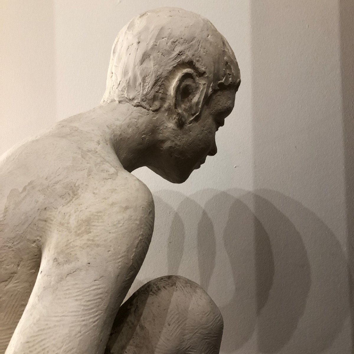 Academic Life-size Plaster Sculpture Of A Kneeling Boy With Outstretched Hand-photo-3