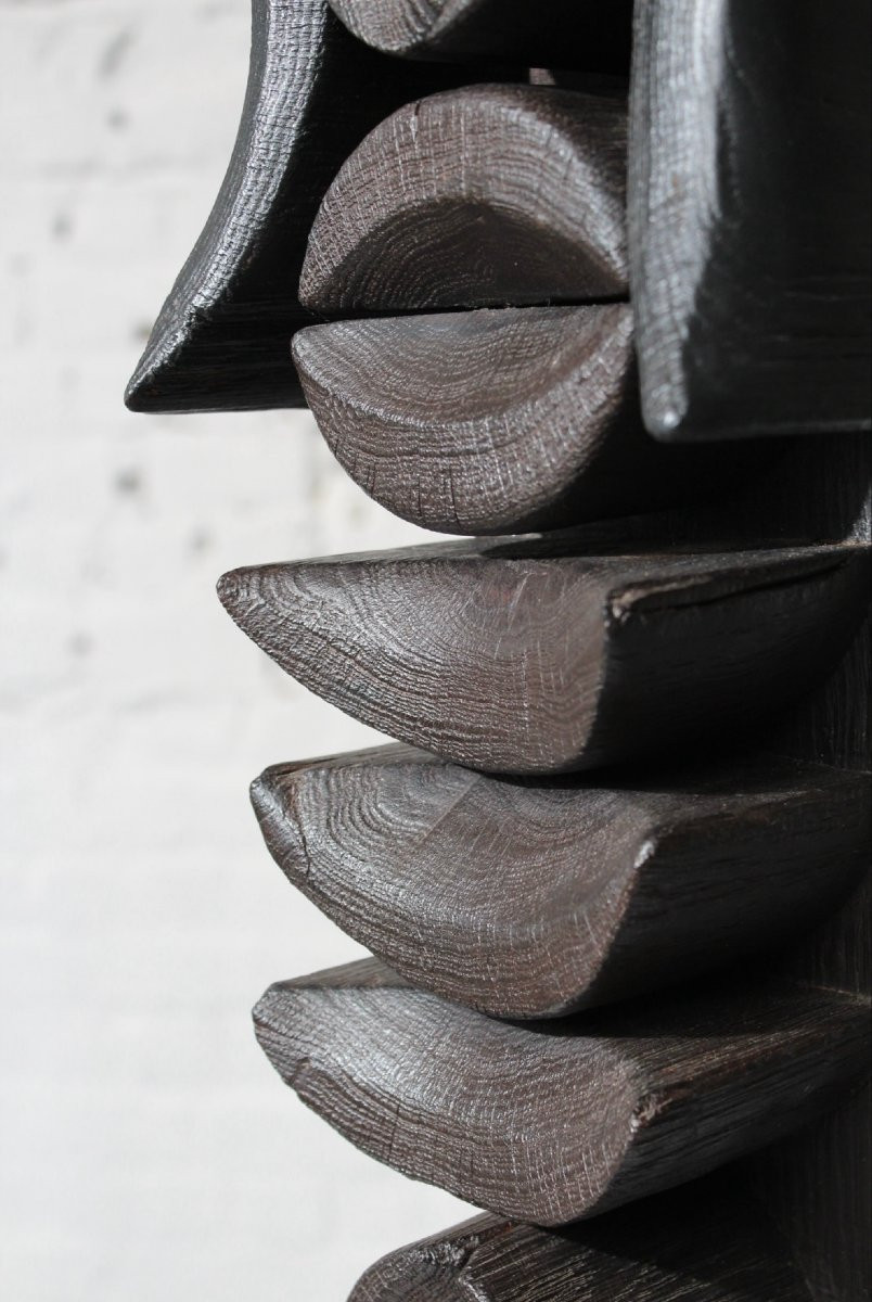 sculpture totem en bois brulé par le sculpteur belge Jules De Waele-photo-1