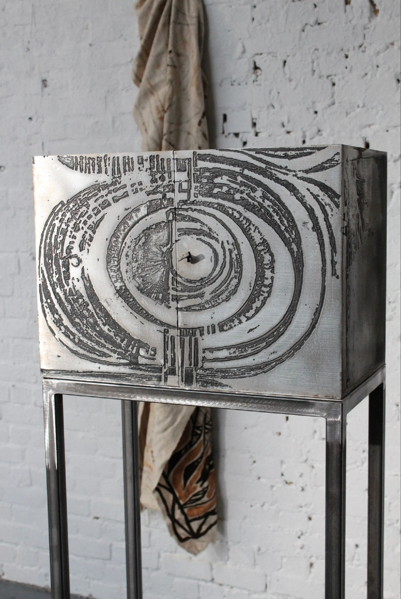 Cabinet Bar By The Belgian Sculptor Roger Bonduel (1930-2019) In Acid-etched And Patinated Steel