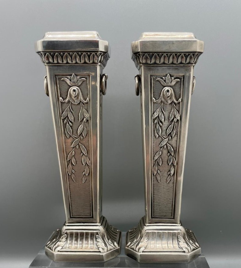 PAIRE DE VASES EN ARGENT 