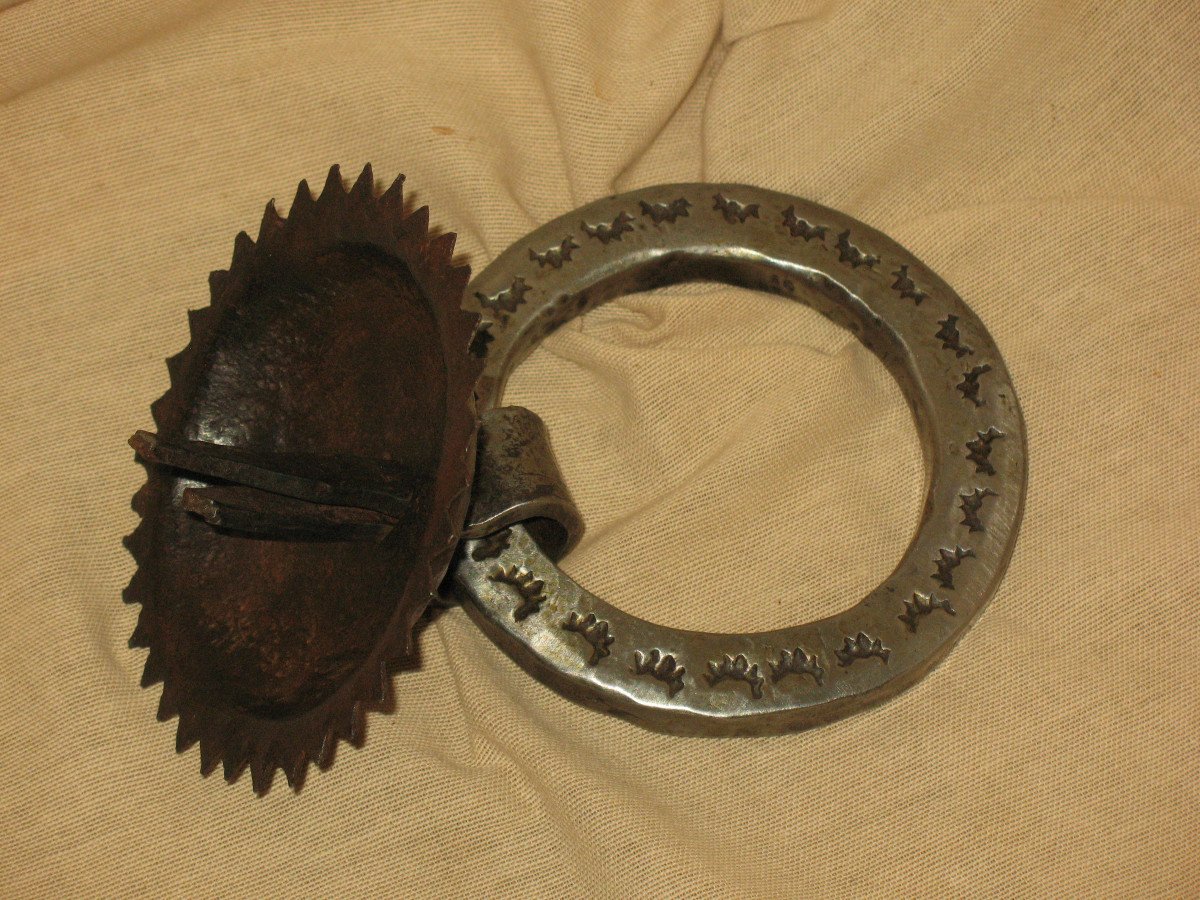 17th Century Wrought Iron Door Knocker-photo-4