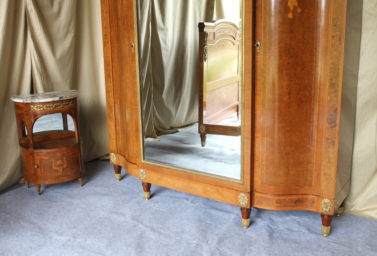 Chambre à coucher en marqueterie et  rare ornementation de bronze doré  19ème style Louis XVI-photo-4