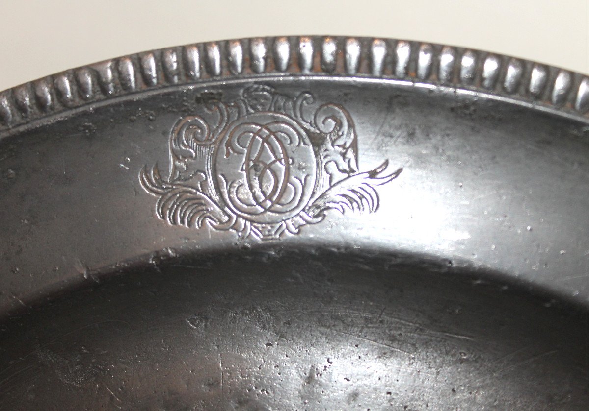Pair Of Plates With A Beaded Edge In Punched Pewter By Laurent Morand In Lyon, 17th Century-photo-2
