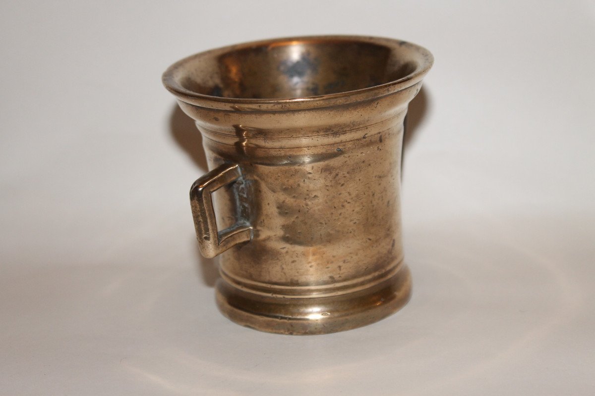 Small 17th Century Bronze Ointment Mortar-photo-3