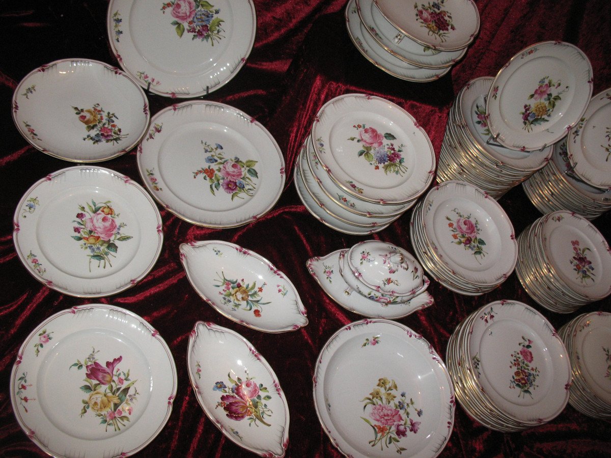 Table Service Of 102 Pieces In Fine Lunéville Earthenware Decorated With Saxony Flowers, 19th Century-photo-3