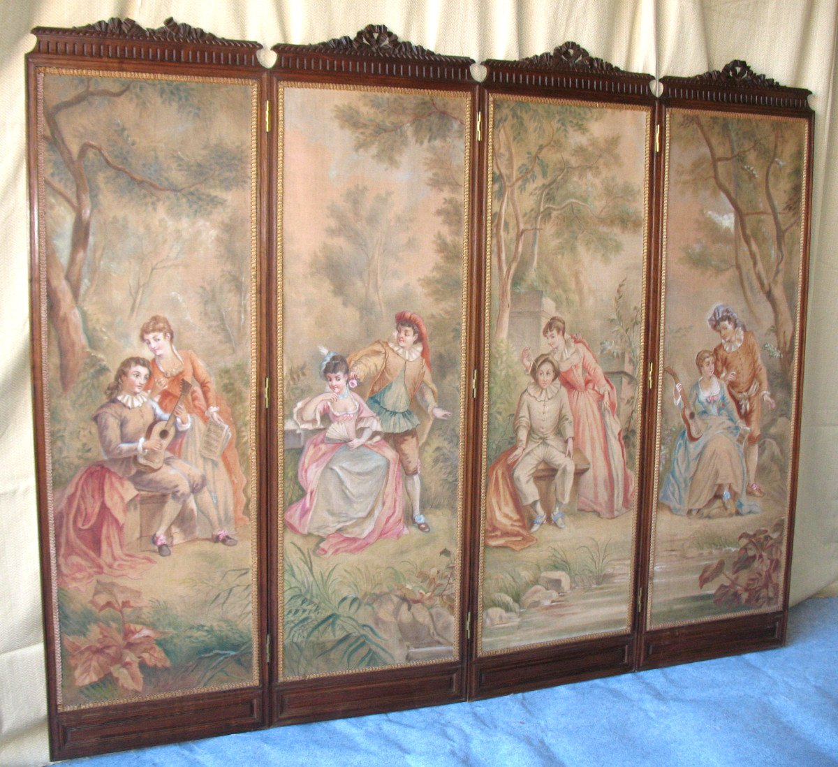 Carved Walnut Screen With 4 Leaves Painted With Gallant Scenes, Louis XVI Style, Ep. 19th