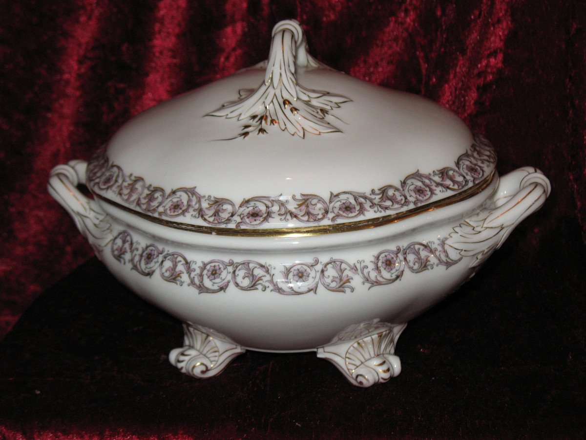 Part Of A Paris Porcelain Table Service With Louis XV Decoration By Hache And Jullien In Vierzon-photo-2