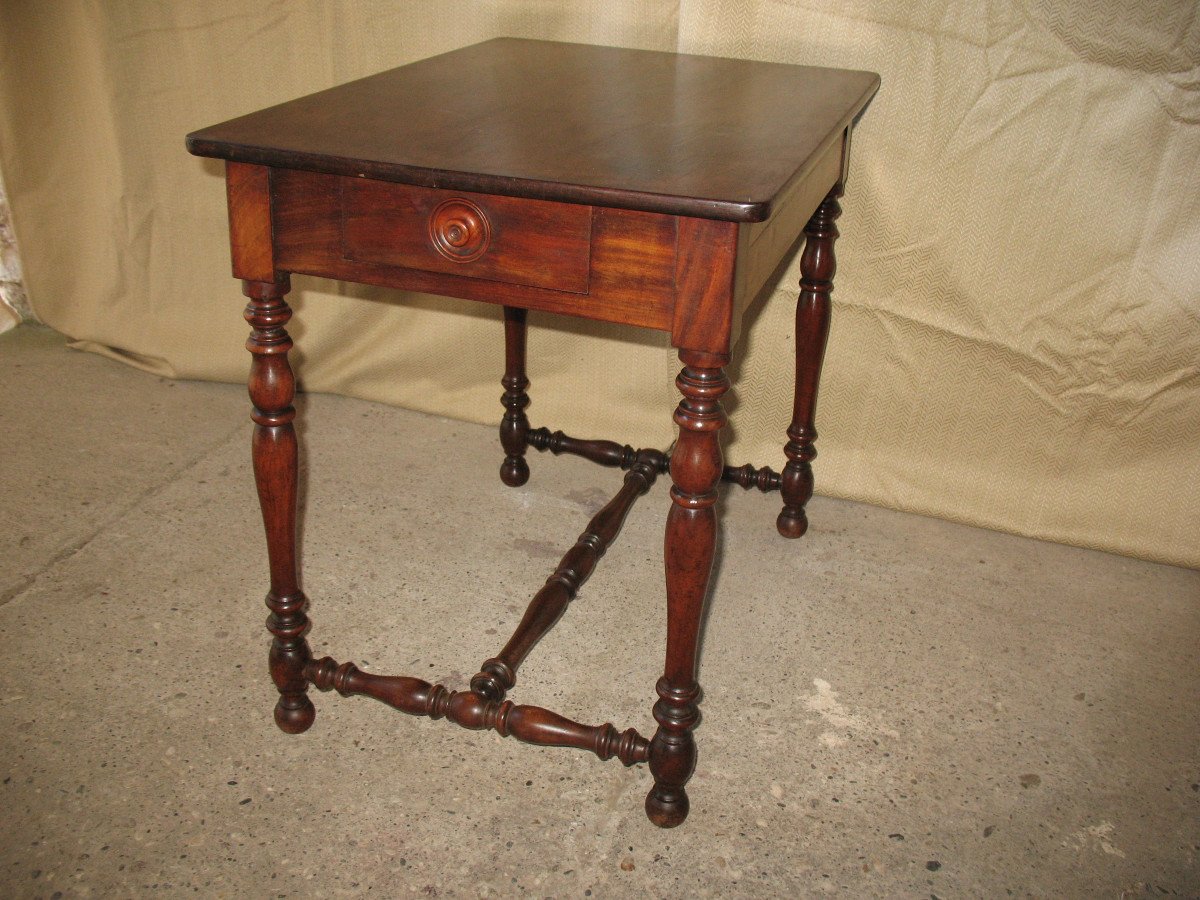 Petite table à écrire bureau époque 19ème en noyer massif de style Louis XIII-photo-4
