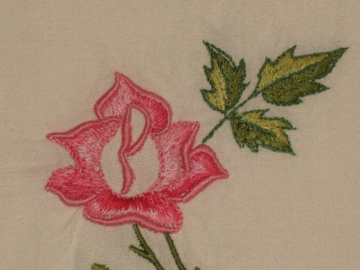 Set Of 2 Embroidered Sheets And Their Pillowcases Decorated With Embroidered Roses, 20th Century-photo-1