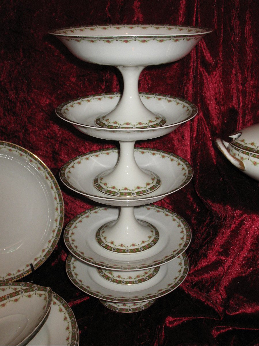 Service de table en porcelaine de Limoges décor floral 101 pièces style Louis XVI époque 20ème-photo-2