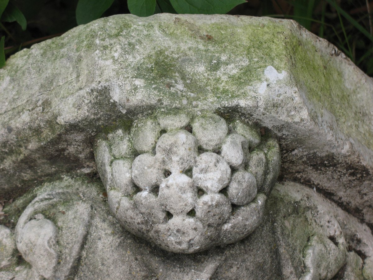 Pair Of Gothic Style Stone Wall Brackets Decorated With Plants-photo-4