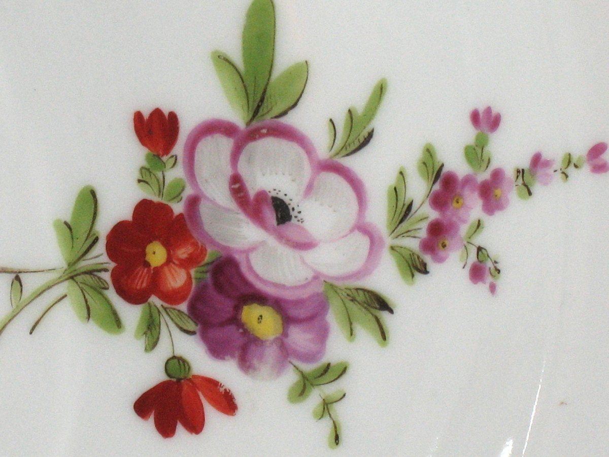 Locré Porcelain Plate With Floral Decoration, 18th Century-photo-2