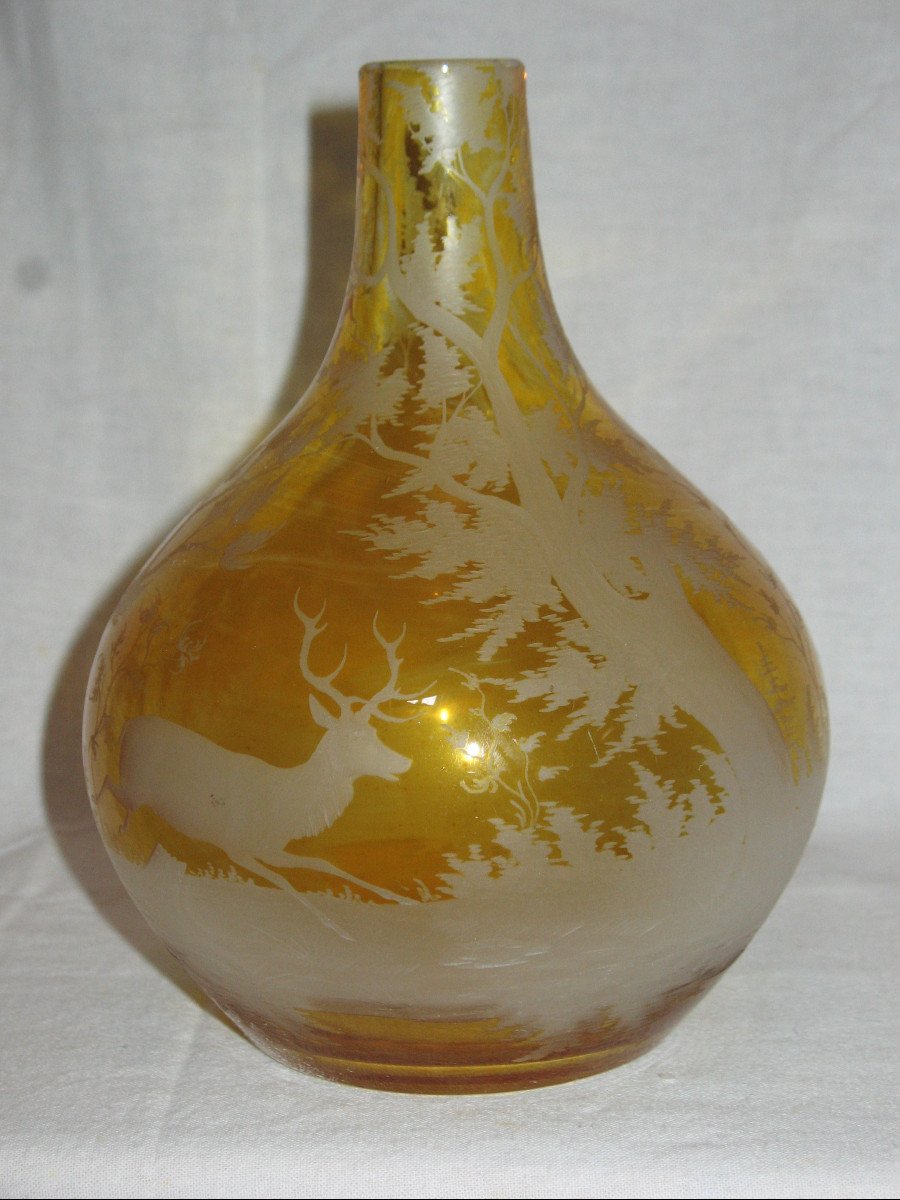 Vase boule en verre de Bohème ambre à décor d'animaux et paysages de forêts époque 19ème-photo-3