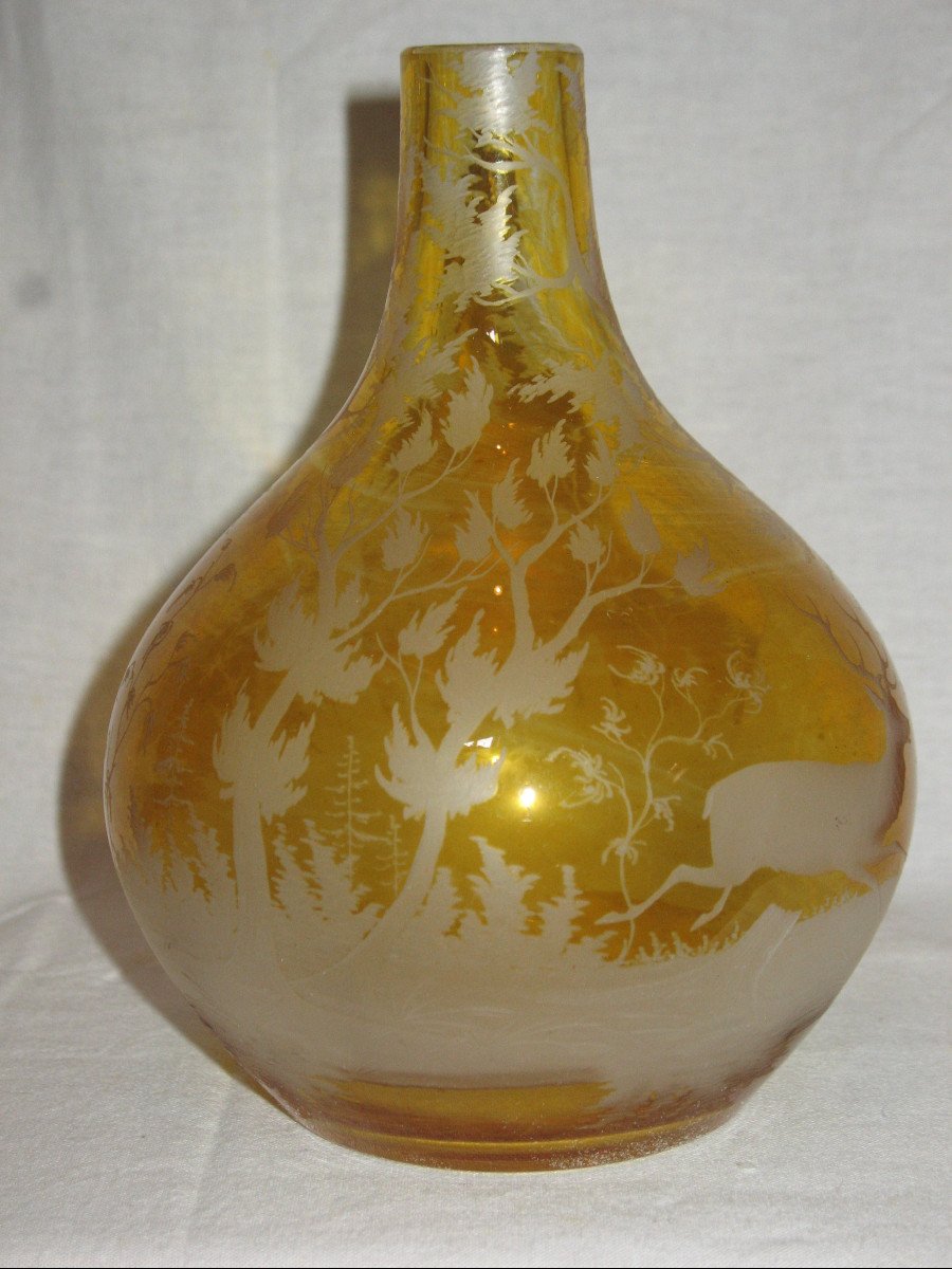 Vase boule en verre de Bohème ambre à décor d'animaux et paysages de forêts époque 19ème-photo-4