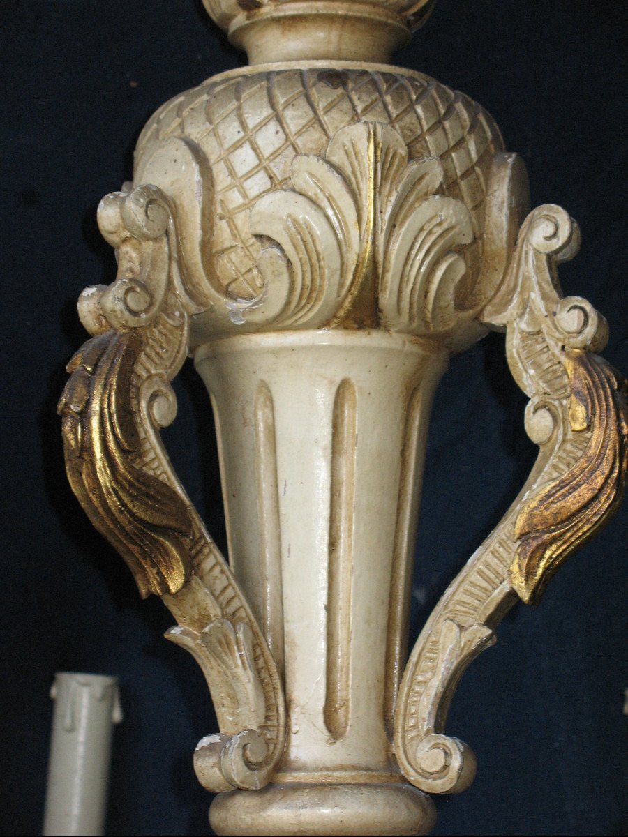 Grand lustre en bois sculpté rechampi de style Louis XIV à 8  bras de lumière époque 19ème-photo-1