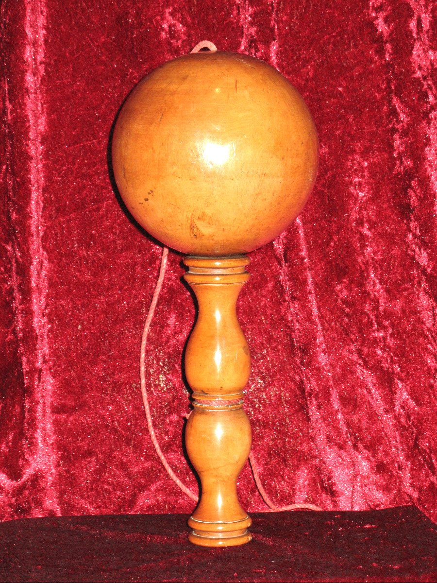 Large Turned Boxwood Bilboquet In Honey Color, 19th Century