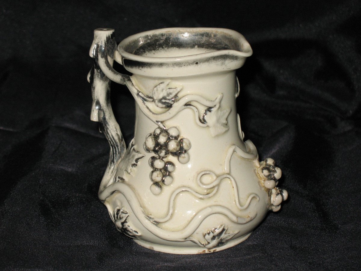 Langeais Earthenware Dinette Pitcher Signed Cb Decorated With Bunches Of Grapes, 19th Century-photo-3
