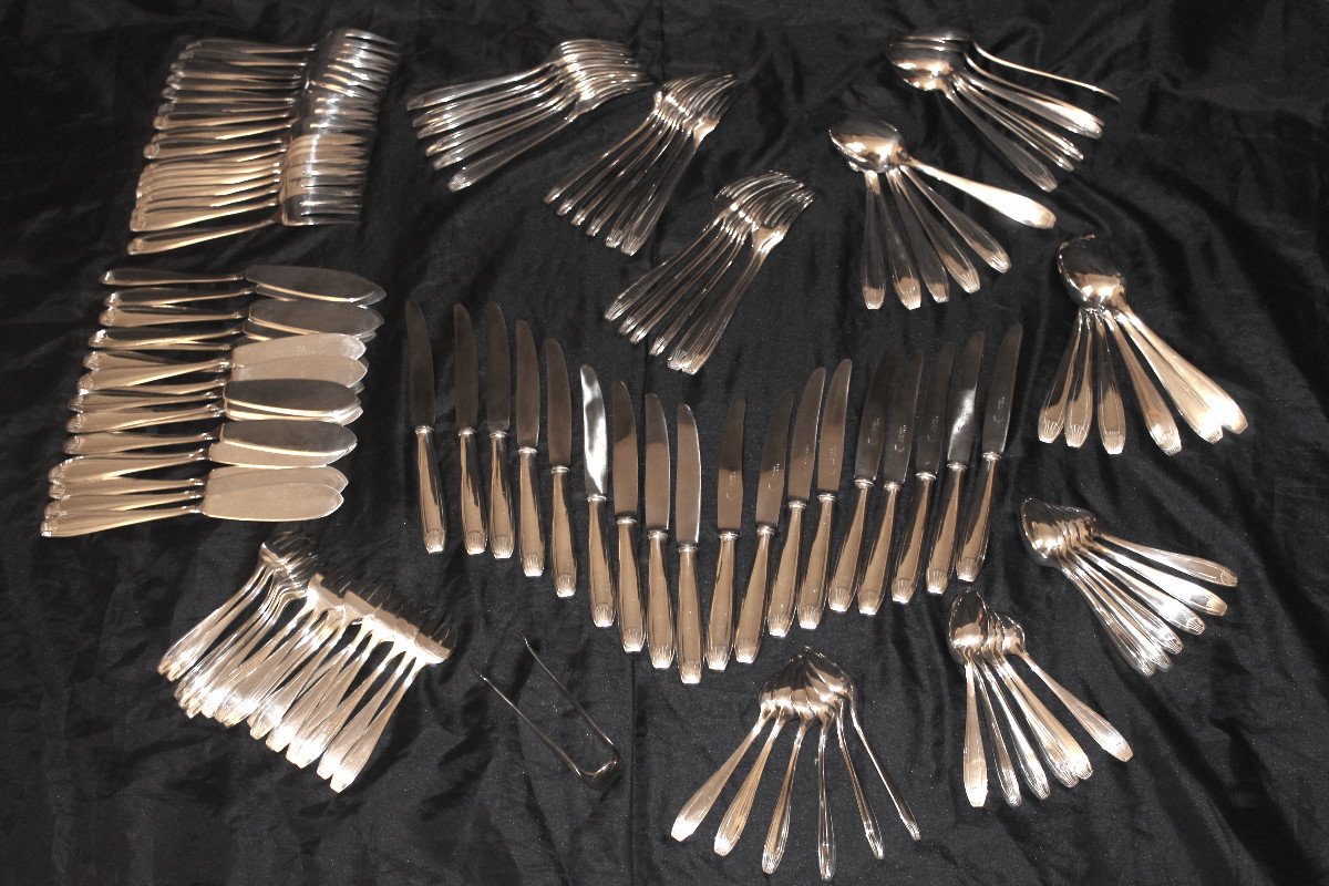 Ménagère en métal argenté de 127 pièces de chez Félix frères à Toulouse style Art Déco