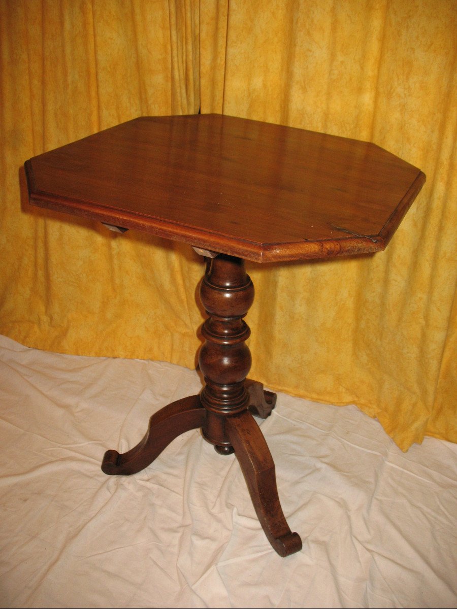 Octagonal Walnut Tilting Pedestal Table, 19th Century Restoration Period-photo-2