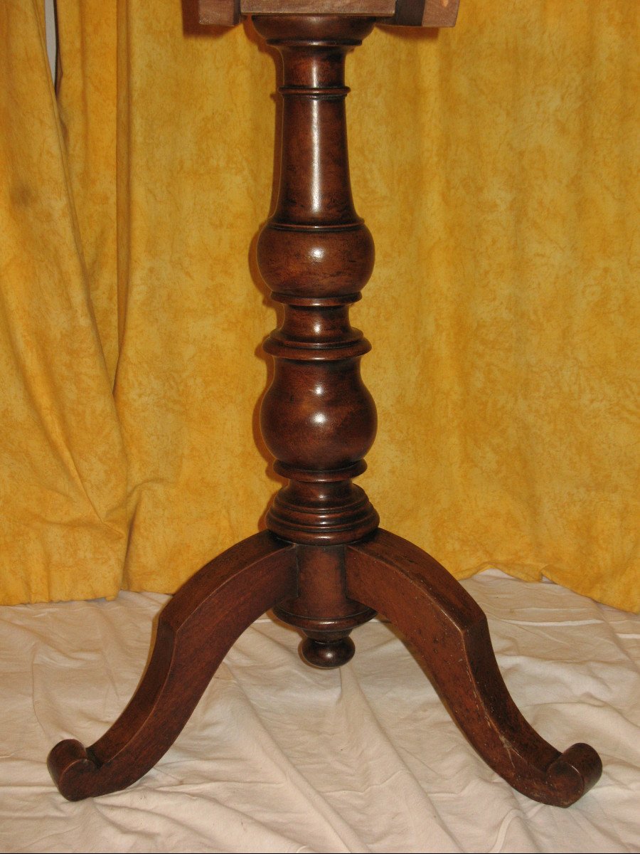 Octagonal Walnut Tilting Pedestal Table, 19th Century Restoration Period-photo-2