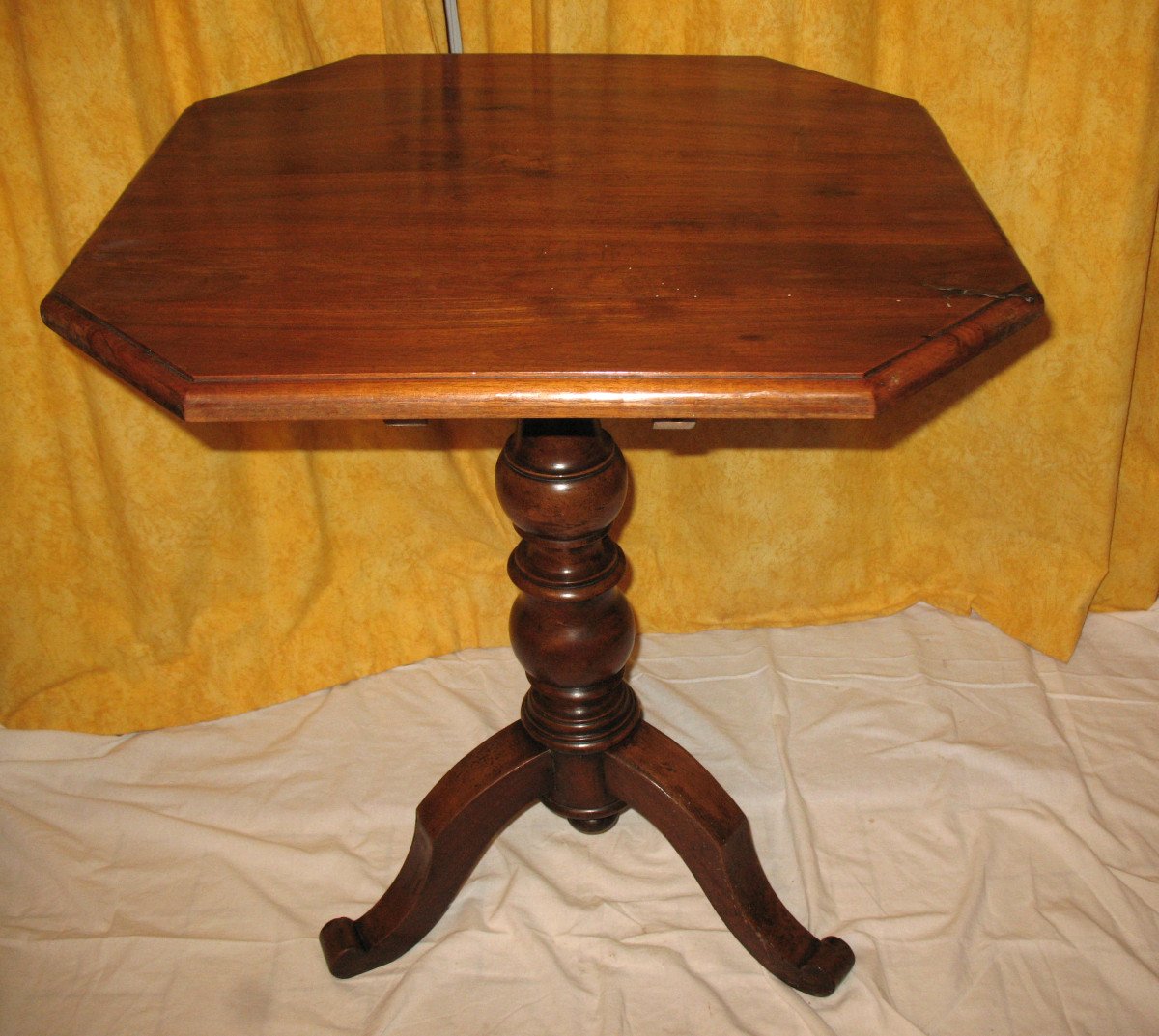 Octagonal Walnut Tilting Pedestal Table, 19th Century Restoration Period