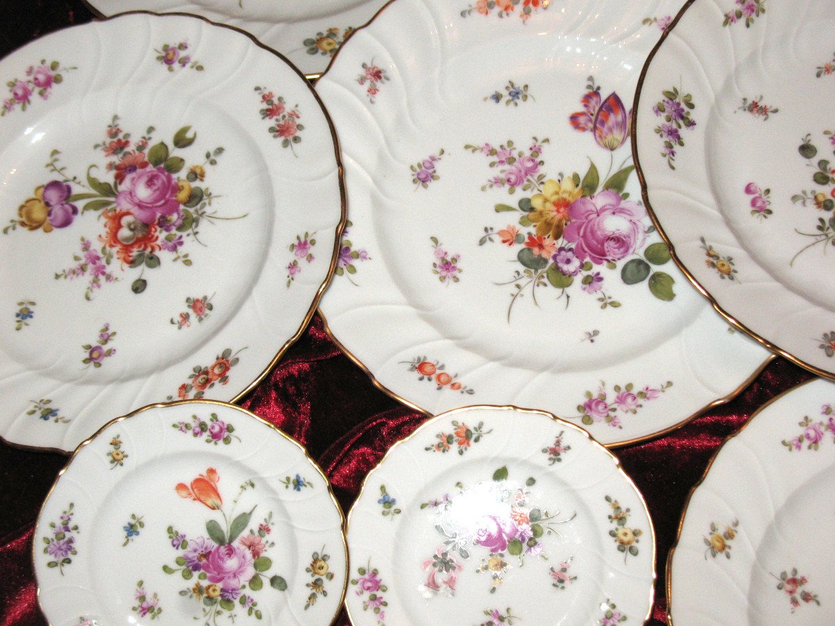 Assiettes en porcelaine  décor floral de Saxe Meissen époque 20ème-photo-2
